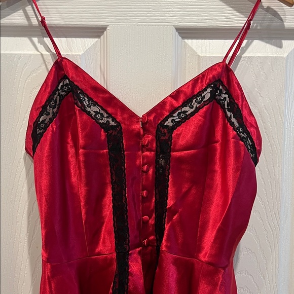 Vintage VICTORIA’S SECRET Gold Label Red Satin Nightie with Black Lace Trim - Picture 2 of 5